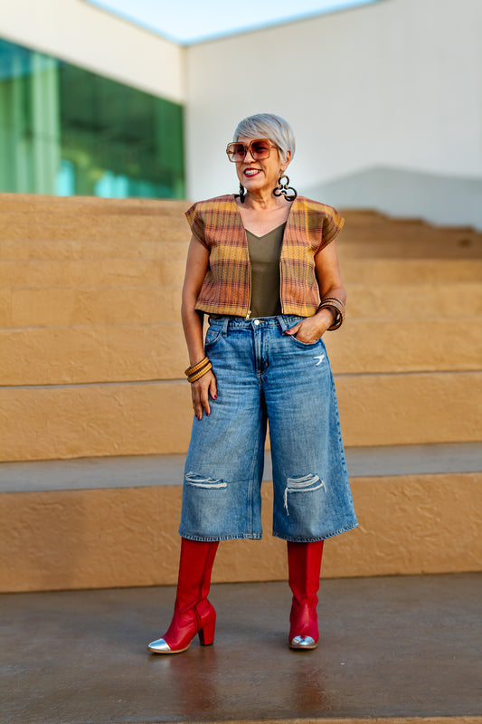 Chaleco Ladrillo con textil tejido en telar de pedal tradicional, moda artesanal (pieza única) - Nativa de Corazón