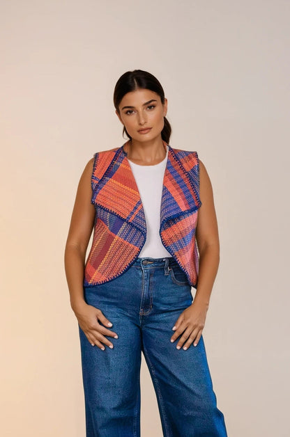 Chaleco Yagul con textil 100% algodón tejido en telar de pedal. Pieza única.