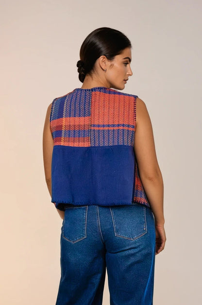 Chaleco Yagul con textil 100% algodón tejido en telar de pedal. Pieza única.