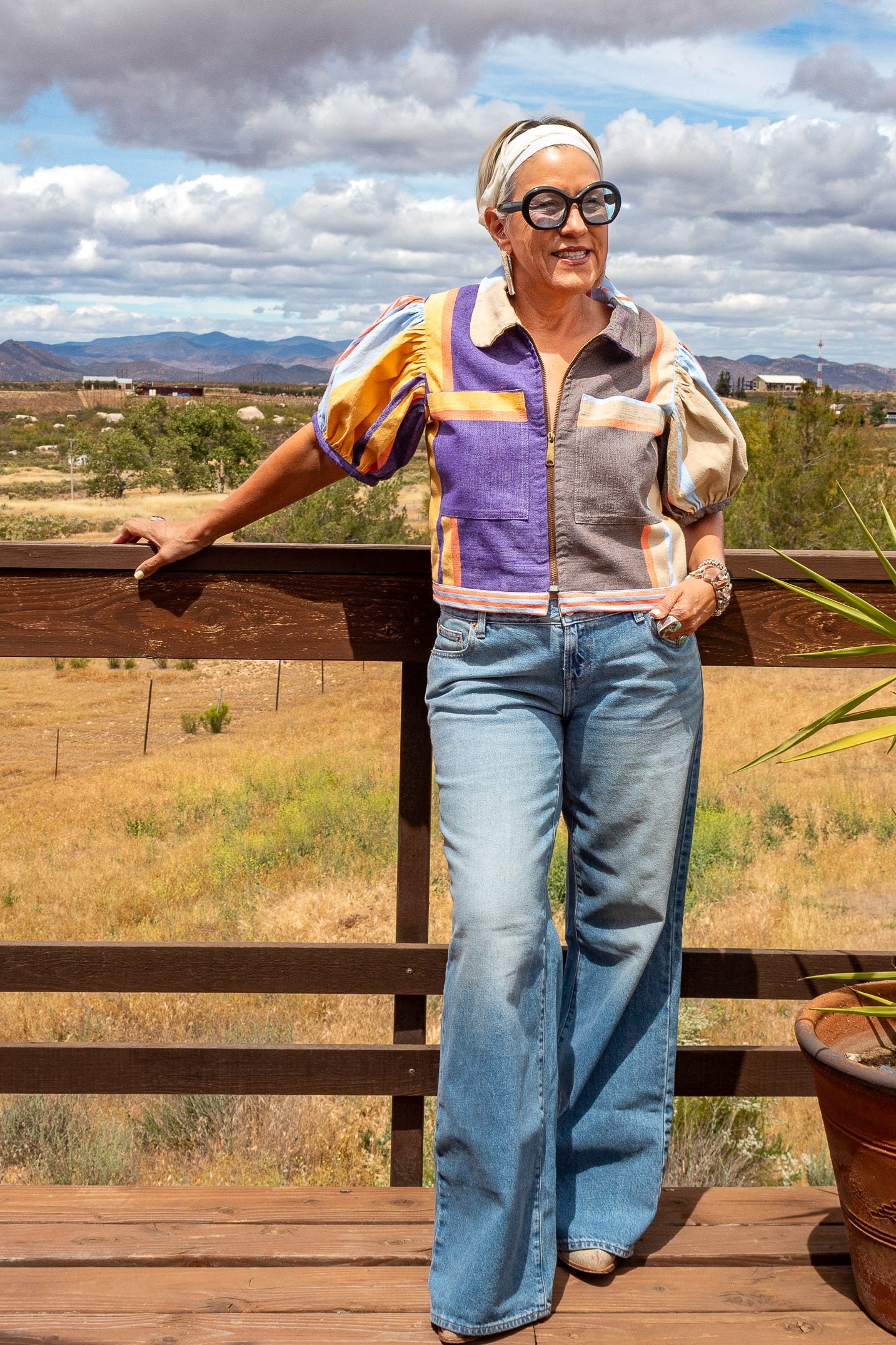 Chamarra con textil artesanal tejido en telar de pedal. Diseño original de Nativa de Corazón. Pieza única.