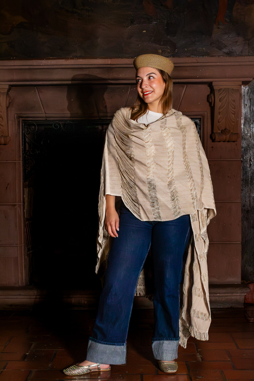 Kimono de moda mexicana artesanal, con textil tejido en telar de pedal tradicional y diseño original hecho en México.
