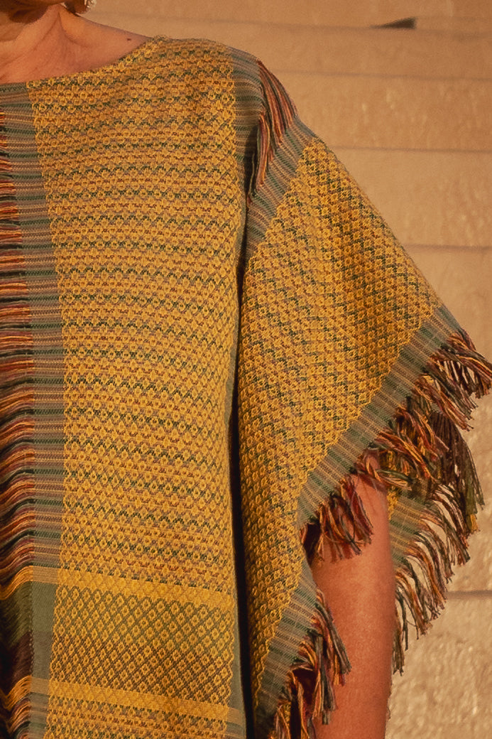 Poncho Nexo, moda artesanal (piezas únicas) - Nativa de Corazón