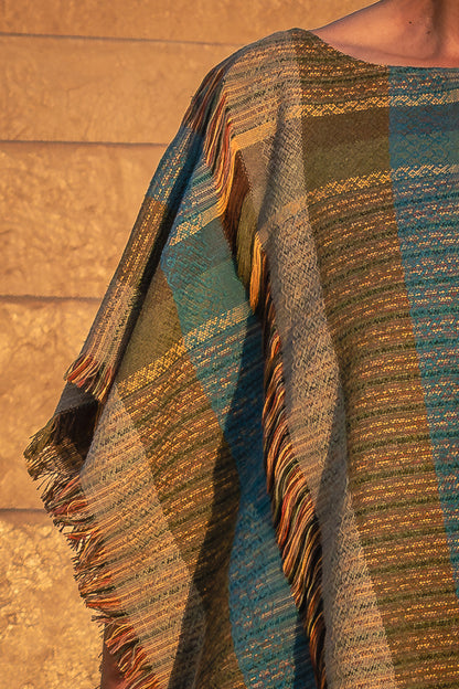 Poncho Nexo, moda artesanal (piezas únicas) - Nativa de Corazón
