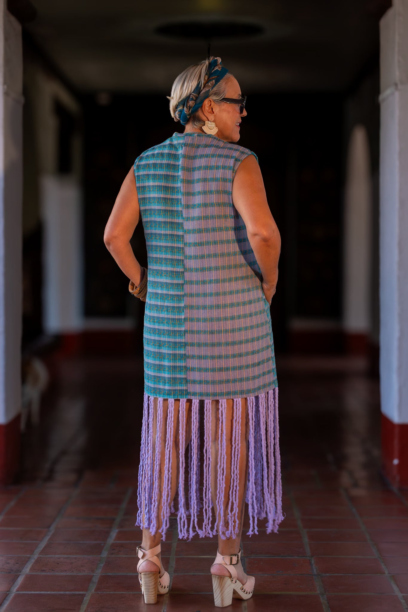Vestido original, que se puede usar como chaleco. Moda mexicana artesanal, diseño textil tejido en telar de pedal tradicional. Pieza Única.